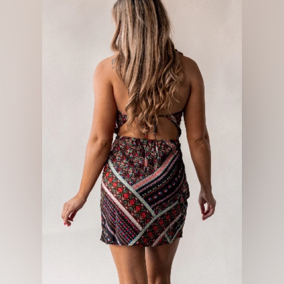 NWT ULTRAVIOLET DRESS - Picture 3 of 6